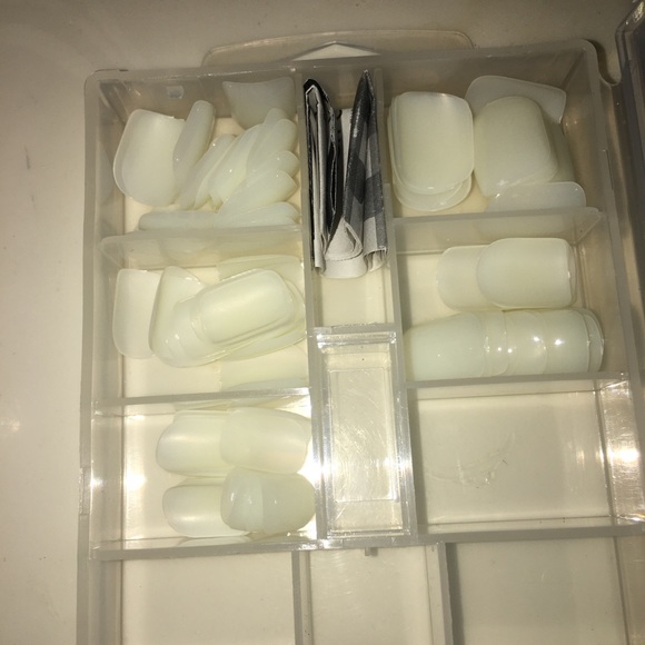 Plain clear nails 20 boxes all come there are nail glue in 14 of them. - Picture 8 of 8